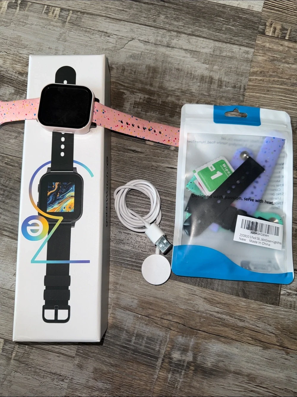 Gabbwatch3e cellular watch with 4 sets of straps
